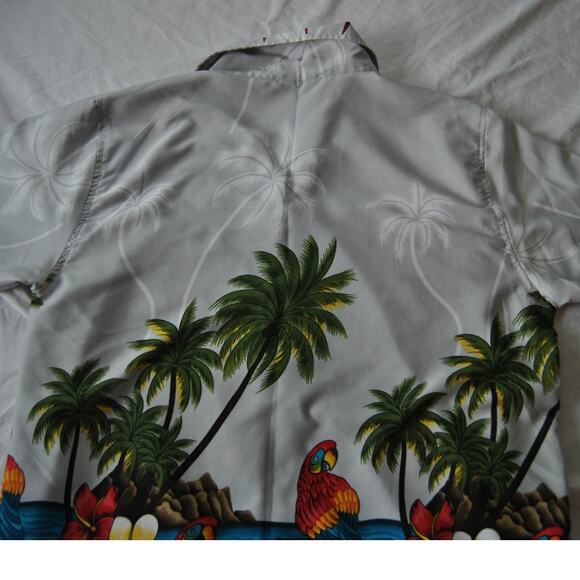 St Kitts Tropical Bird Hawaiian Button Down Shirt - Picture 8 of 9